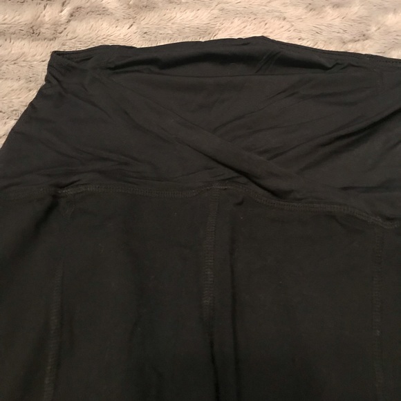 Be Maternity “over the bump” capris S - Picture 4 of 5